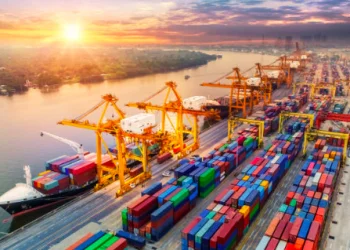 Xuất Khẩu Sang Mỹ Và Nhập Khẩu Từ Trung Quốc Của Việt Nam Tháng 8/2025 Giảm Nhẹ